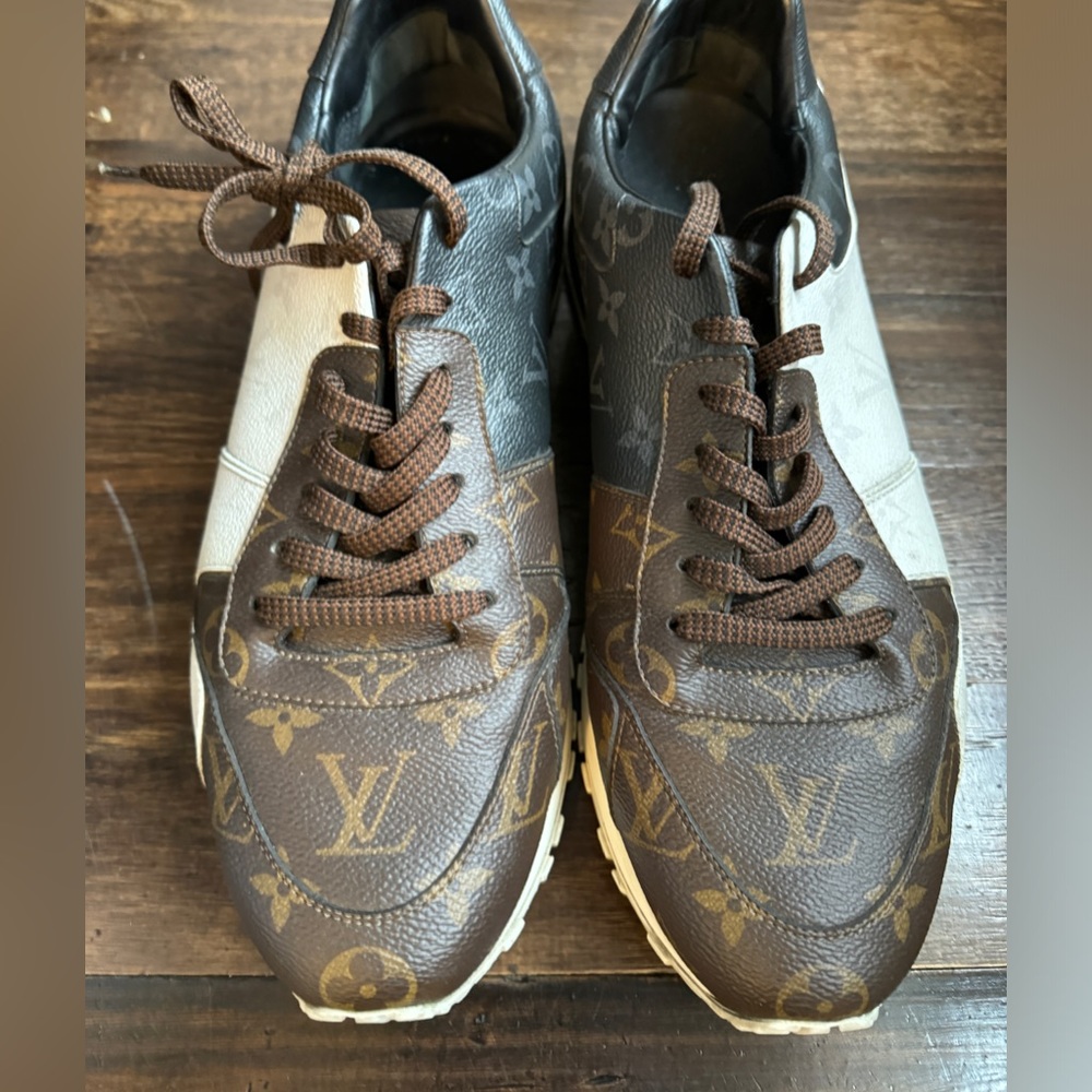 Louis Vuitton Monogram sneaker size 11